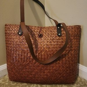 Straw tote bag handmade in Thailand